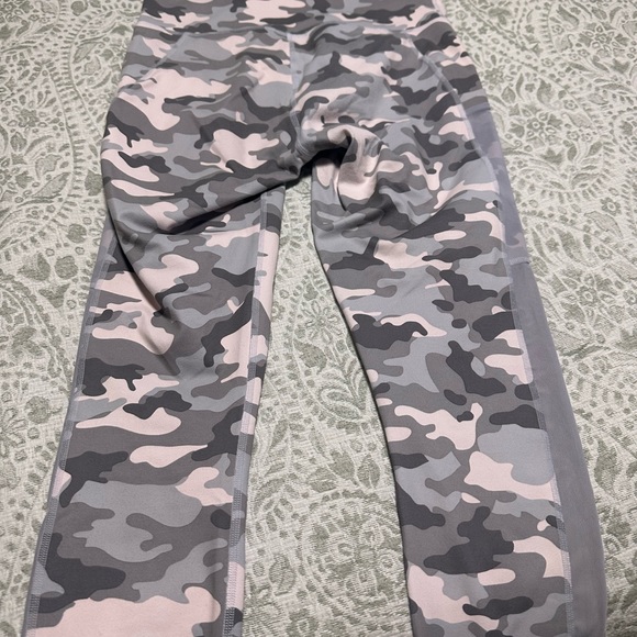 Fabletics PowerHold both size small - Picture 3 of 8